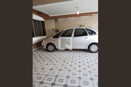 Casa à venda com 4 quartos, 211m² em Vila Carrão, São Paulo