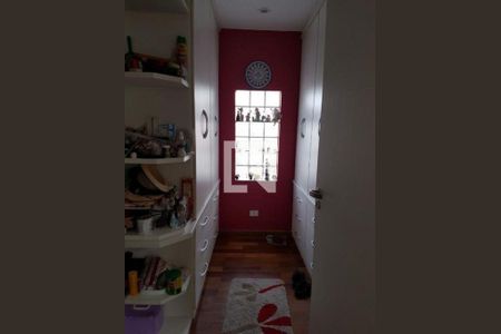 Casa à venda com 4 quartos, 211m² em Vila Carrão, São Paulo