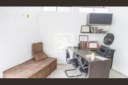 Casa à venda com 4 quartos, 120m² em Vila Carrão, São Paulo