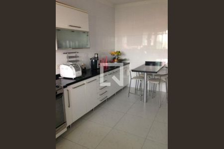 Casa à venda com 3 quartos, 210m² em Vila Guilhermina, São Paulo