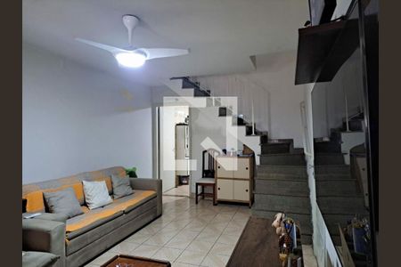 Casa à venda com 3 quartos, 205m² em Vila Carrão, São Paulo