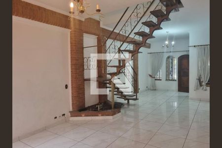 Casa à venda com 4 quartos, 200m² em Vila Santo Estevão, São Paulo