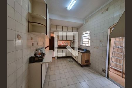 Casa à venda com 4 quartos, 200m² em Vila Santo Estevão, São Paulo