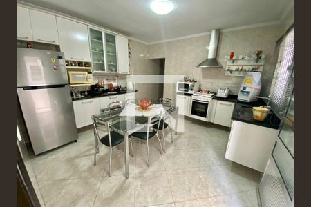 Casa à venda com 3 quartos, 160m² em Vila Virginia, São Paulo