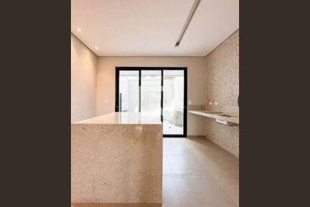 Casa à venda com 4 quartos, 150m² em Vila Carrão, São Paulo