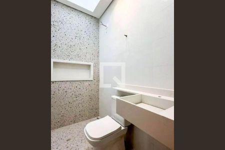 Casa à venda com 4 quartos, 150m² em Vila Carrão, São Paulo