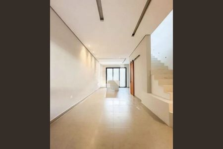 Casa à venda com 4 quartos, 150m² em Vila Carrão, São Paulo