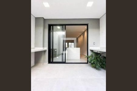 Casa à venda com 4 quartos, 150m² em Vila Carrão, São Paulo