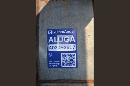 Placa instalada de apartamento para alugar com 2 quartos, 70m² em Vila Valqueire, Rio de Janeiro