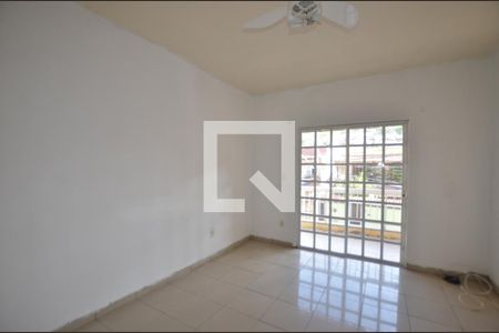 Sala de apartamento para alugar com 2 quartos, 70m² em Vila Valqueire, Rio de Janeiro