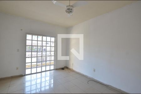 Sala de apartamento para alugar com 2 quartos, 70m² em Vila Valqueire, Rio de Janeiro