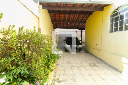 Garagem de casa à venda com 4 quartos, 301m² em Nacional, Contagem
