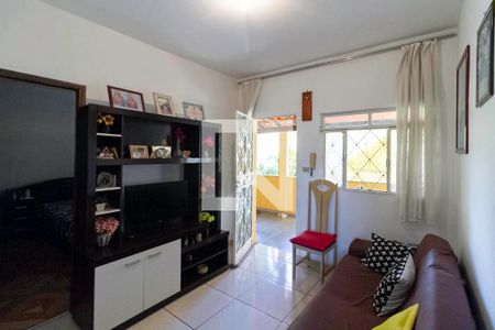 Casa 2 - Sala de casa à venda com 4 quartos, 301m² em Nacional, Contagem