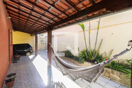 Quintal de casa à venda com 4 quartos, 301m² em Nacional, Contagem