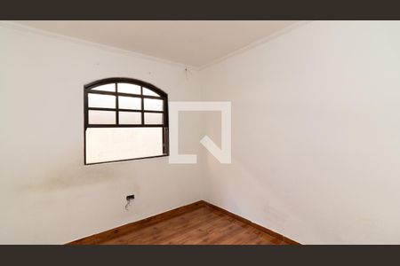 Quarto 2 de casa para alugar com 2 quartos, 92m² em Jardim Laone, São Paulo