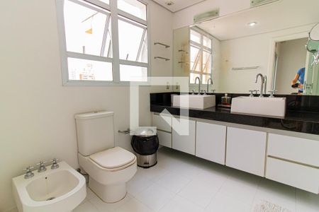 Banheiro da Suíte 1 de casa à venda com 4 quartos, 328m² em Perdizes, São Paulo