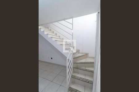 Escada de casa de condomínio à venda com 2 quartos, 82m² em Céu Azul, Belo Horizonte