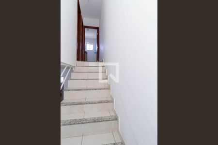 Escada de casa de condomínio à venda com 2 quartos, 82m² em Céu Azul, Belo Horizonte