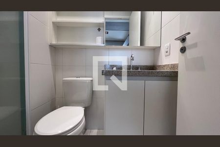 Banheiro da Suíte de kitnet/studio à venda com 1 quarto, 35m² em Pinheiros, São Paulo