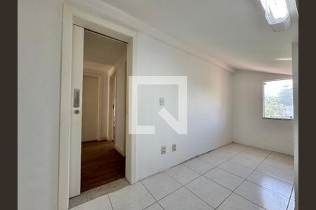 Quarto de casa de condomínio para alugar com 6 quartos, 550m² em Barra da Tijuca, Rio de Janeiro