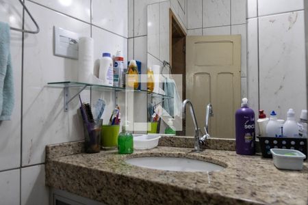 Banheiro de casa para alugar com 2 quartos, 120m² em Padre Eustáquio, Belo Horizonte