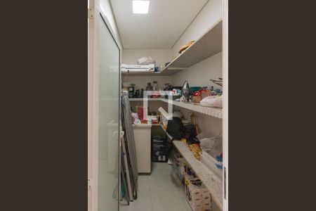 Despensa de casa para alugar com 3 quartos, 405m² em Swiss Park, Campinas