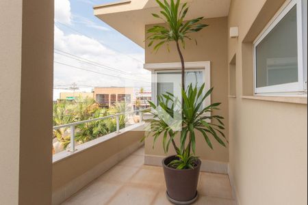 Varanda da Suíte 3 de casa para alugar com 3 quartos, 405m² em Swiss Park, Campinas