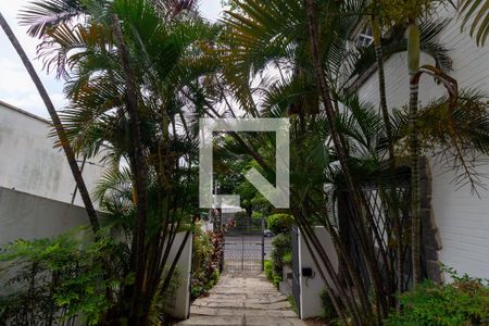 Quintal de casa à venda com 6 quartos, 208m² em Alto da Lapa, São Paulo
