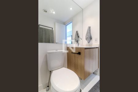 Banheiro de kitnet/studio para alugar com 1 quarto, 28m² em Vila Buarque, São Paulo