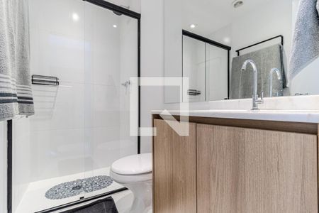 Banheiro de kitnet/studio para alugar com 1 quarto, 28m² em Vila Buarque, São Paulo