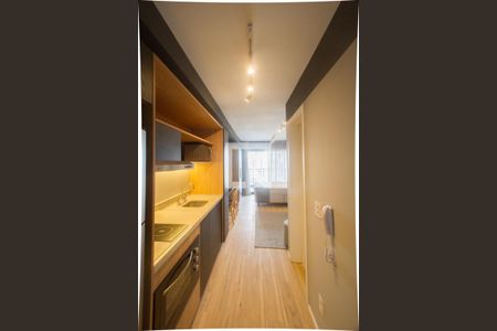 Cozinha de kitnet/studio à venda com 1 quarto, 33m² em Vila Cordeiro, São Paulo