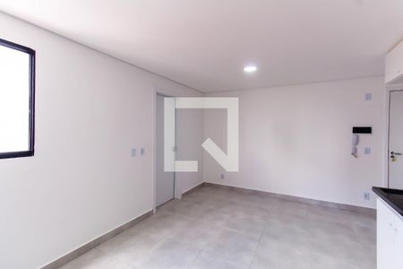Sala/Cozinha de apartamento para alugar com 2 quartos, 50m² em Vila Bertioga, São Paulo