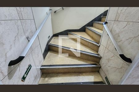 Escada de apartamento para alugar com 1 quarto, 50m² em José Menino, Santos