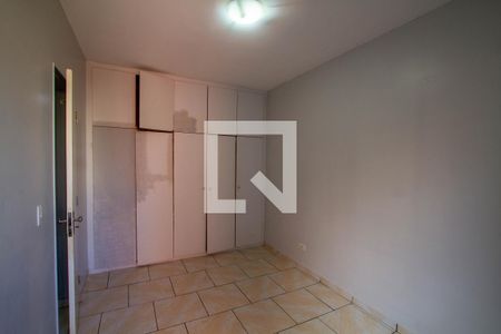 Quarto 1 de apartamento para alugar com 2 quartos, 50m² em Centro Cívico, Curitiba