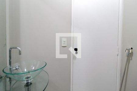 Lavabo de apartamento para alugar com 1 quarto, 60m² em Moema, São Paulo