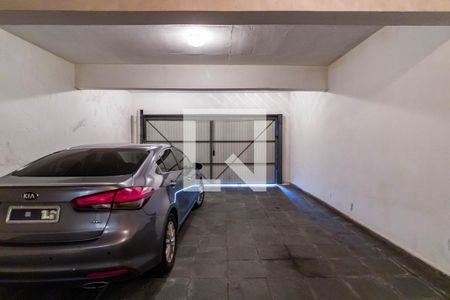 Garagem de casa para alugar com 5 quartos, 430m² em Jardim Vitoria Regia (zona Oeste), São Paulo