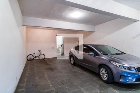 Garagem de casa para alugar com 5 quartos, 430m² em Jardim Vitoria Regia (zona Oeste), São Paulo