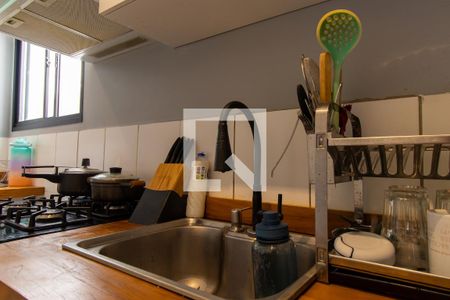Cozinha - Torneira de apartamento para alugar com 2 quartos, 47m² em Jardim Pioneira, Cotia