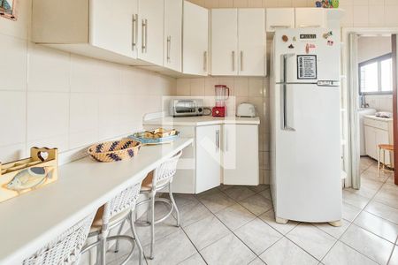 Cozinha de apartamento para alugar com 3 quartos, 250m² em Jardim Tejereba, Guarujá