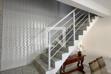Escada de casa para alugar com 4 quartos, 200m² em Tude Bastos (sítio do Campo), Praia Grande