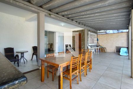 Churrasqueira de casa para alugar com 4 quartos, 200m² em Tude Bastos (sítio do Campo), Praia Grande