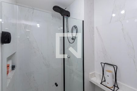 Banheiro de apartamento à venda com 1 quarto, 28m² em Jardim Caravelas, São Paulo