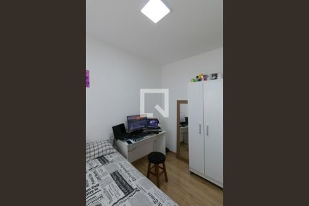 Quarto 2 de apartamento para alugar com 2 quartos, 43m² em Juliana, Belo Horizonte