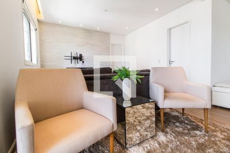 Sala de apartamento para alugar com 1 quarto, 76m² em Jardim Tupanci, Barueri