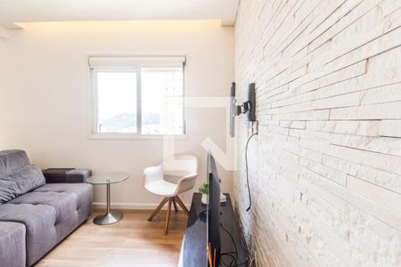 Sala de TV de apartamento para alugar com 1 quarto, 76m² em Jardim Tupanci, Barueri