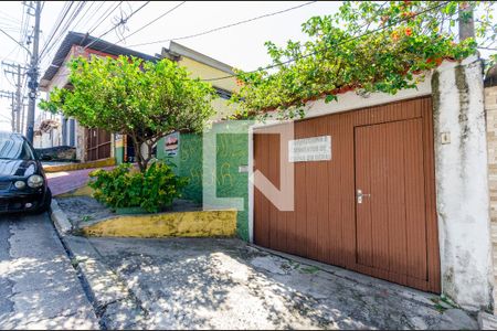 Fachada de casa à venda com 3 quartos, 222m² em Jardim Peri, São Paulo