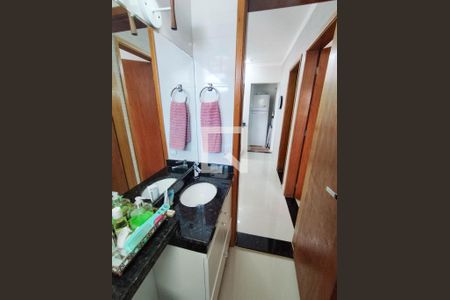 Banheiro de casa de condomínio à venda com 2 quartos, 50m² em Vila Carrão, São Paulo