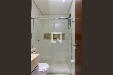 Banheiro de casa à venda com 3 quartos, 165m² em Jardim Eliane, São Paulo