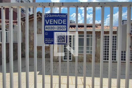 PLACA INSTALADA NA FACHADA de casa à venda com 4 quartos, 300m² em Cambuí, Campinas