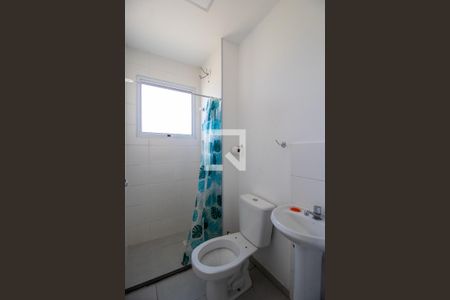 Banheiro de apartamento à venda com 2 quartos, 38m² em Jardim dos Ipes, Sumaré